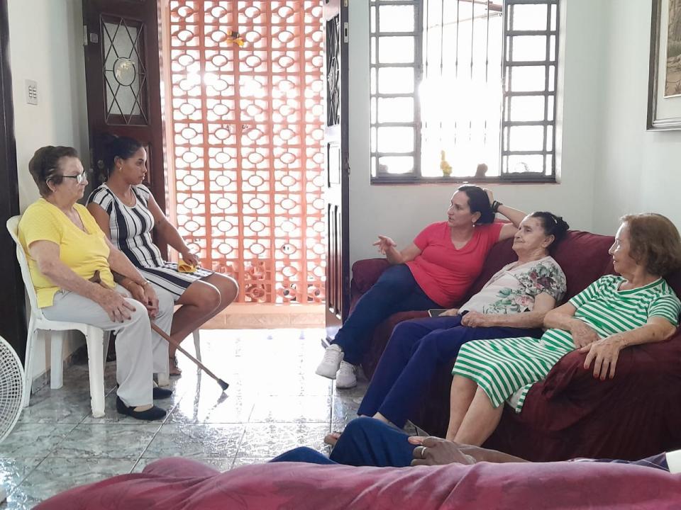 Foto 2 de 3 — Após reportagem, irmãs se reencontram depois de 70 anos; ‘muito grata’